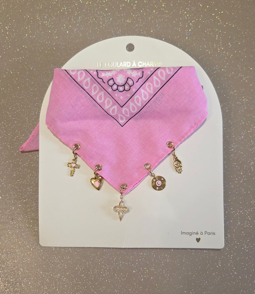 Foulard à charms