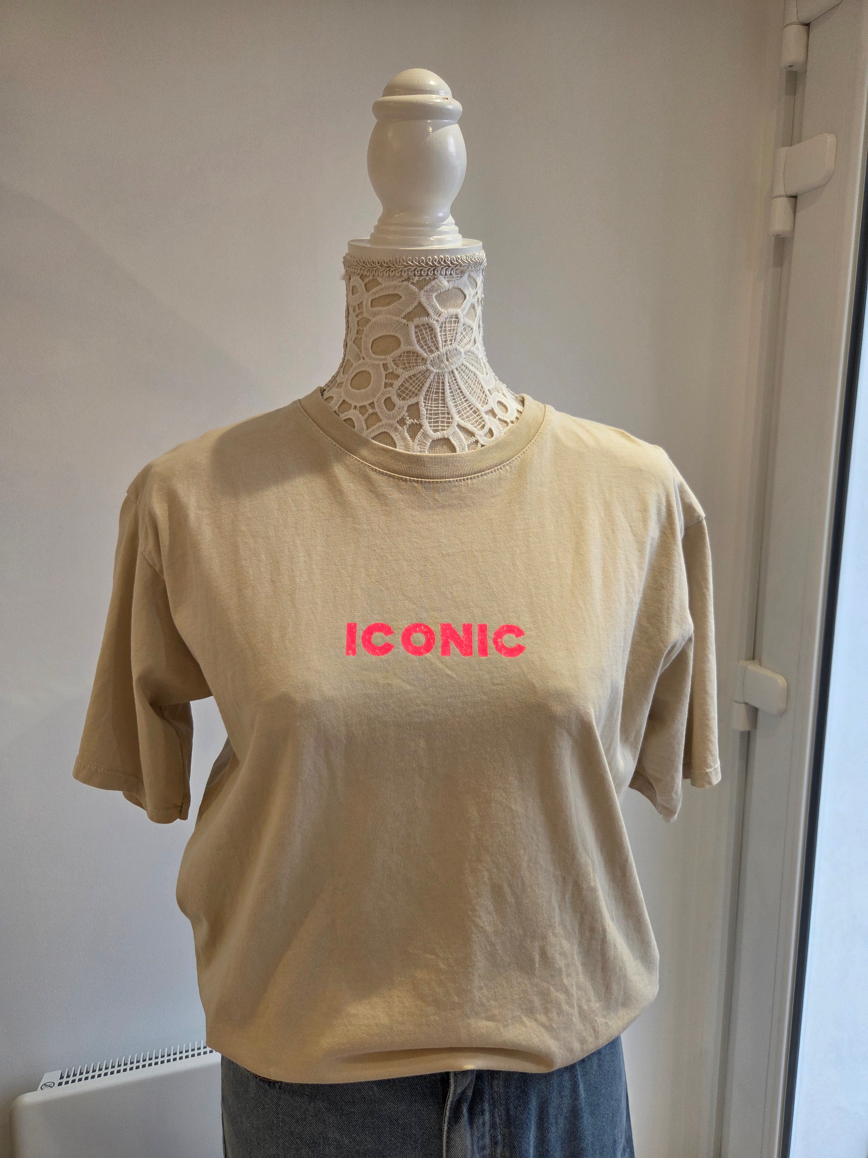 T-shirt iconic