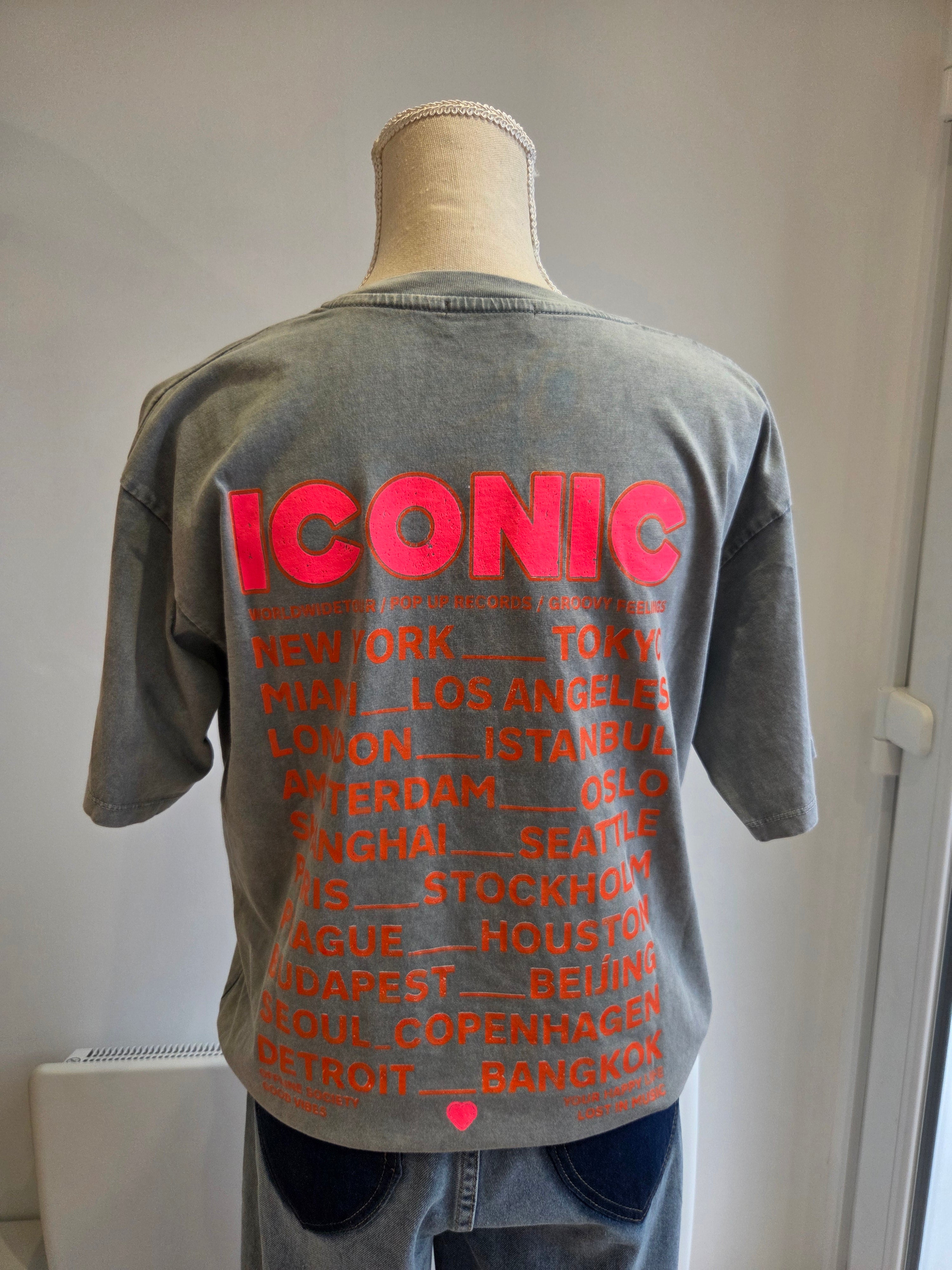 T-shirt iconic